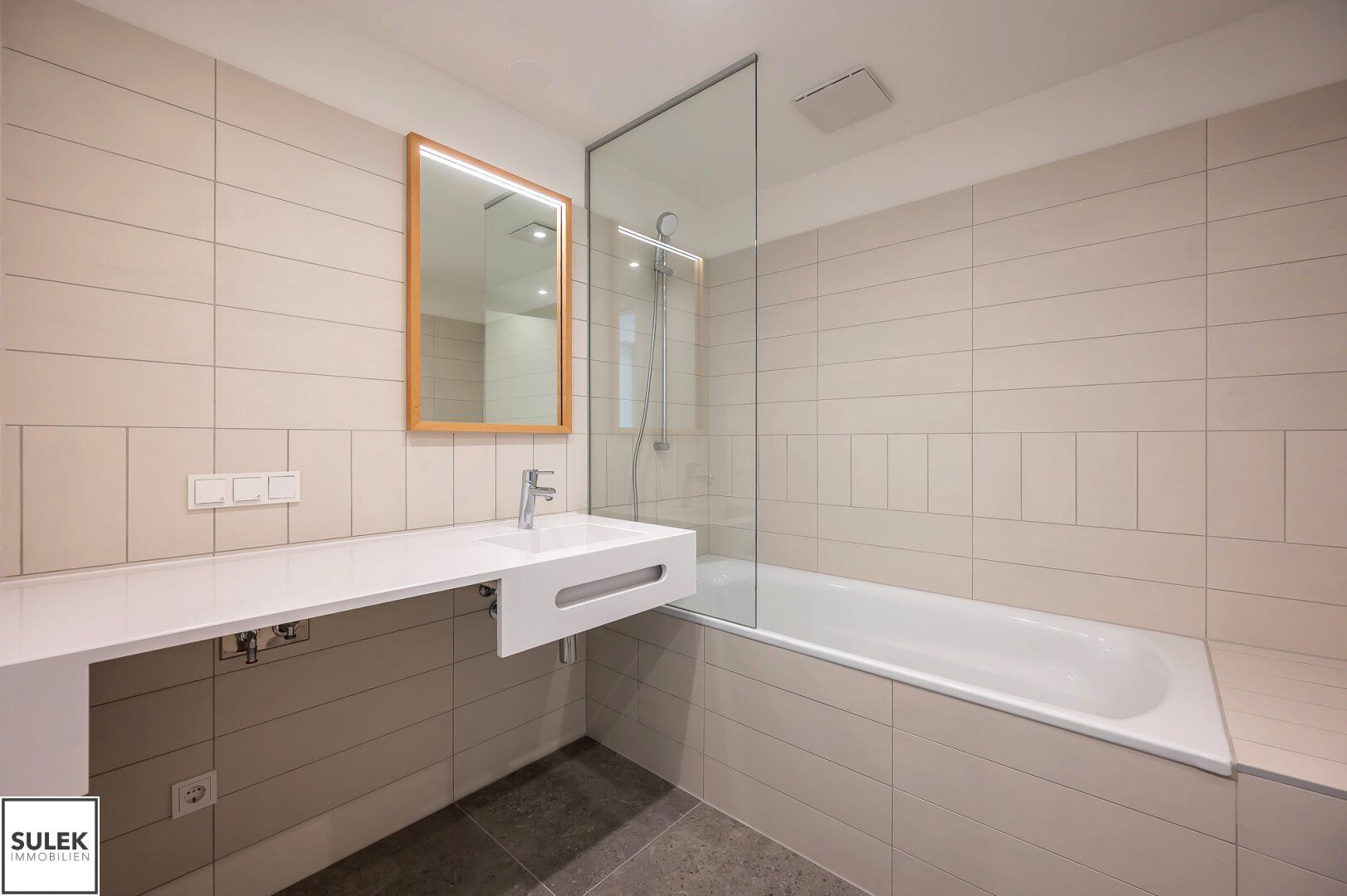 nette, hofseitige 2 Zimmer Erstbezugswohnung mit Balkon in der Apollogasse 18 - bezugsfertig!