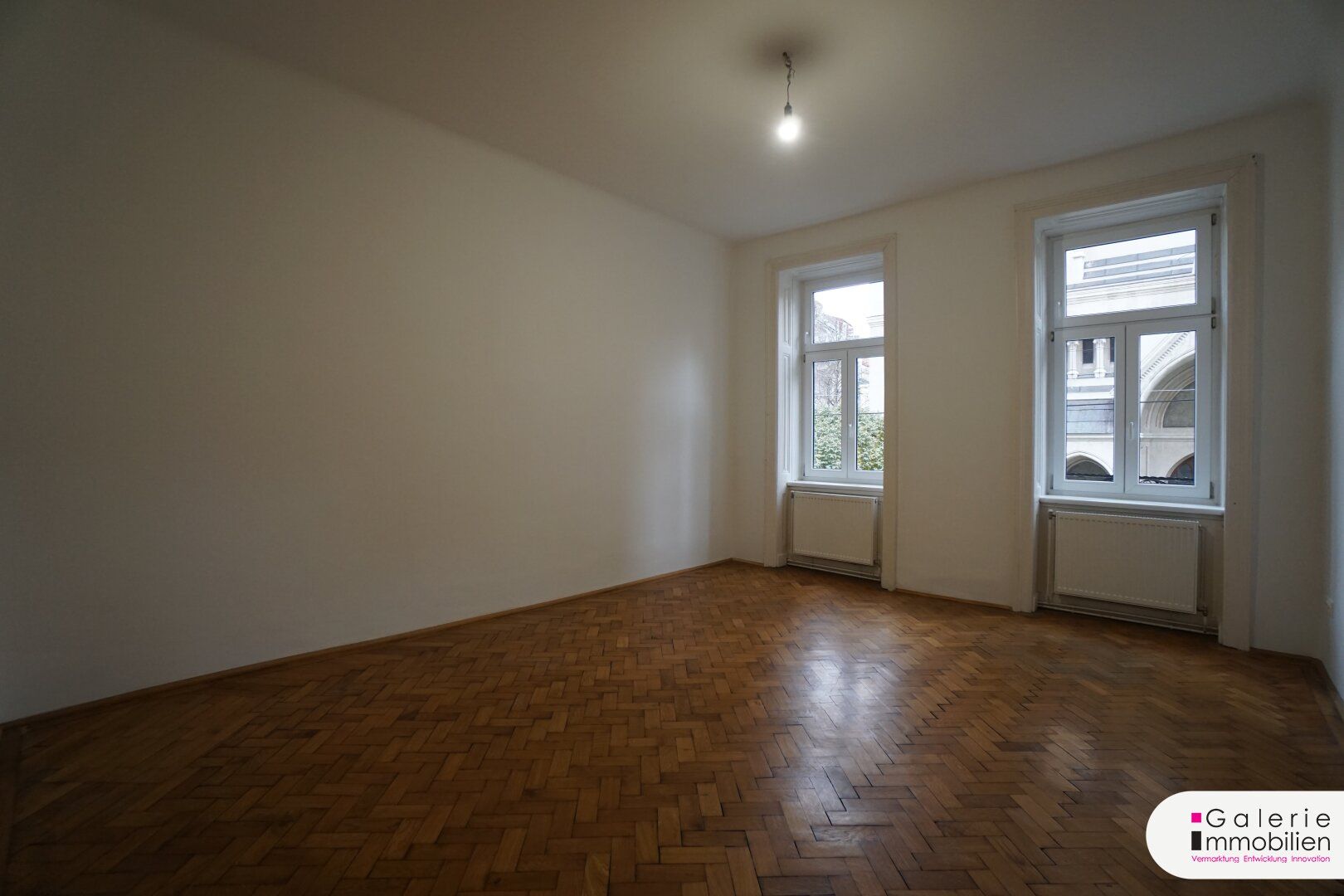 WG-geeignete Altbauwohnung in saniertem Haus