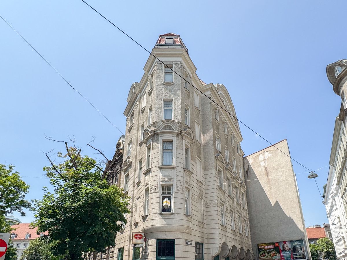 Jugendstil-Etage mit charmantem Erker und Renovierungspotenzial 