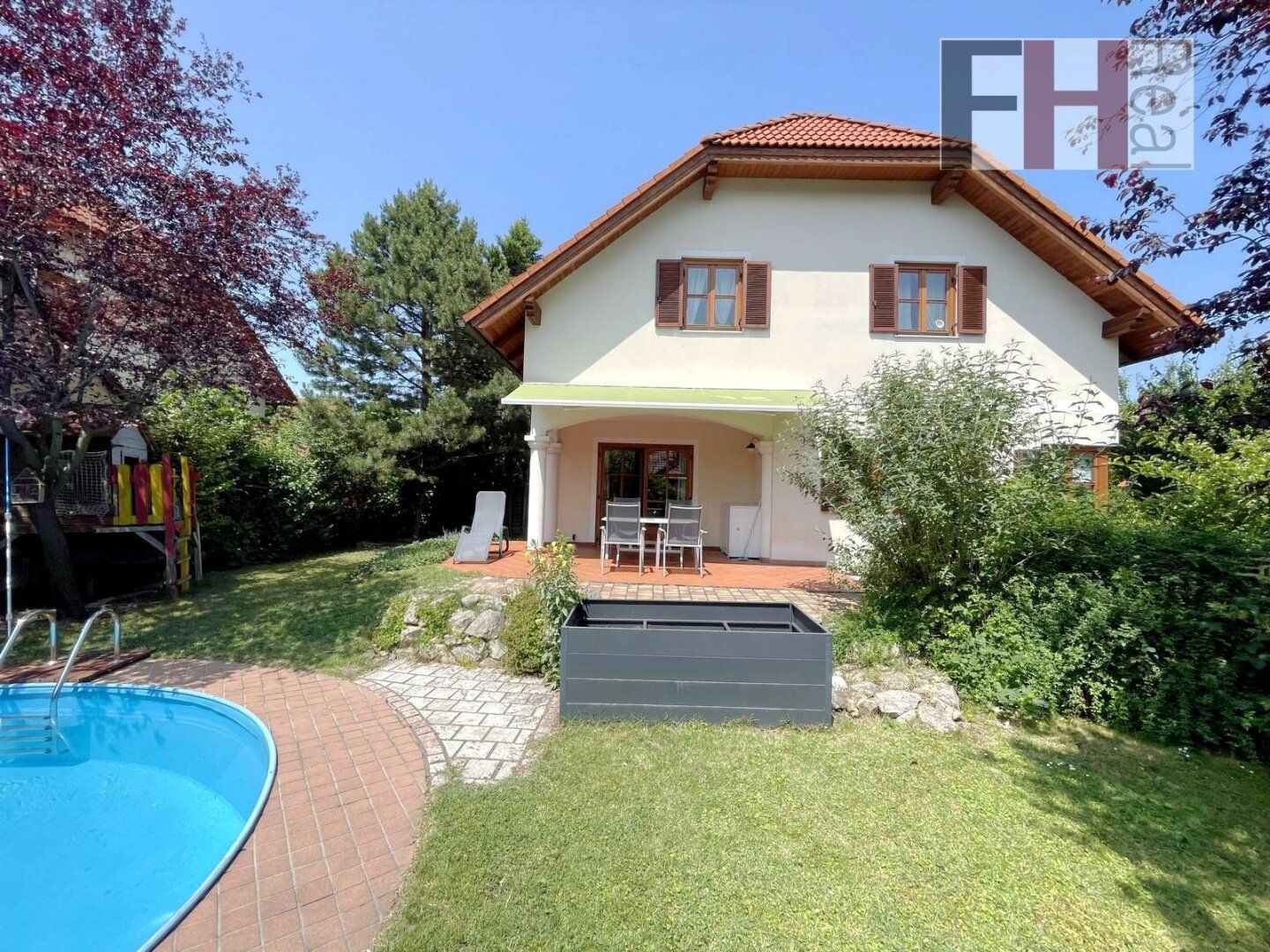 Ihr Traum-Einfamilienhaus in Bad Vöslau: 5 Zimmer, Garten, Pool, Terrasse und viel Komfort!
