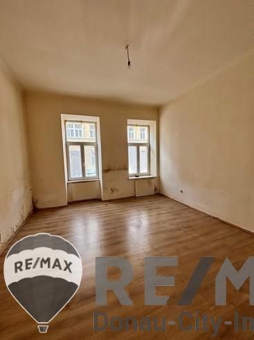 ''Sanierungsprojekt mit Potenzial: 1-Zimmer-Wohnung wartet auf kreative Ideen!