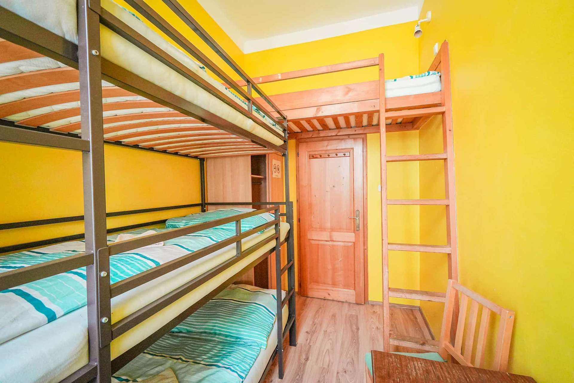 Wohneffizienz auf zwei Ebenen - 2 Schlafzimmer - 12 Schlafplätze