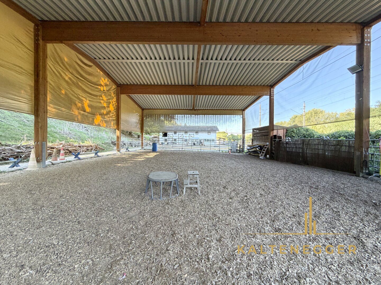 SONJAS RANCH - Pferdehof mit Teich auf Pachtgrund - Ansicht 3
