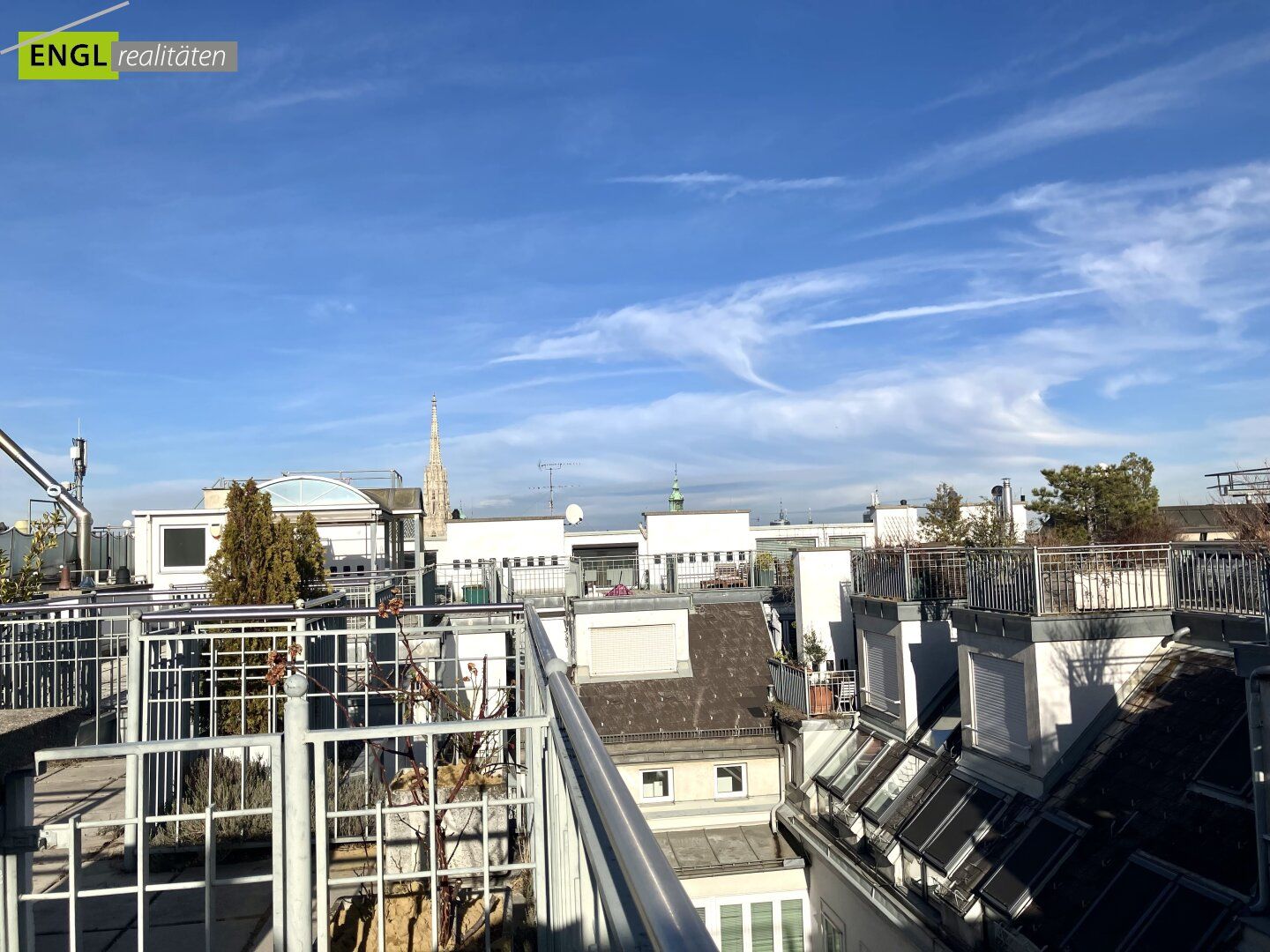 Beste Adresse! Helle Maisonette Wohnung mit Balkon, Wintergarten und Terrasse mit Blick zum Stephansdom