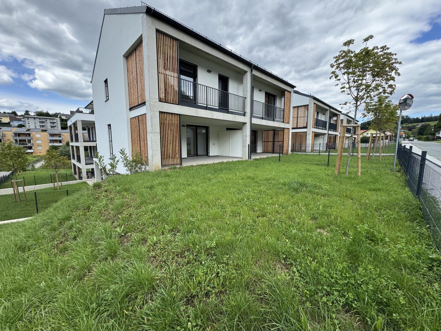 Modernes Eckreihenhaus mit schöner Freifläche