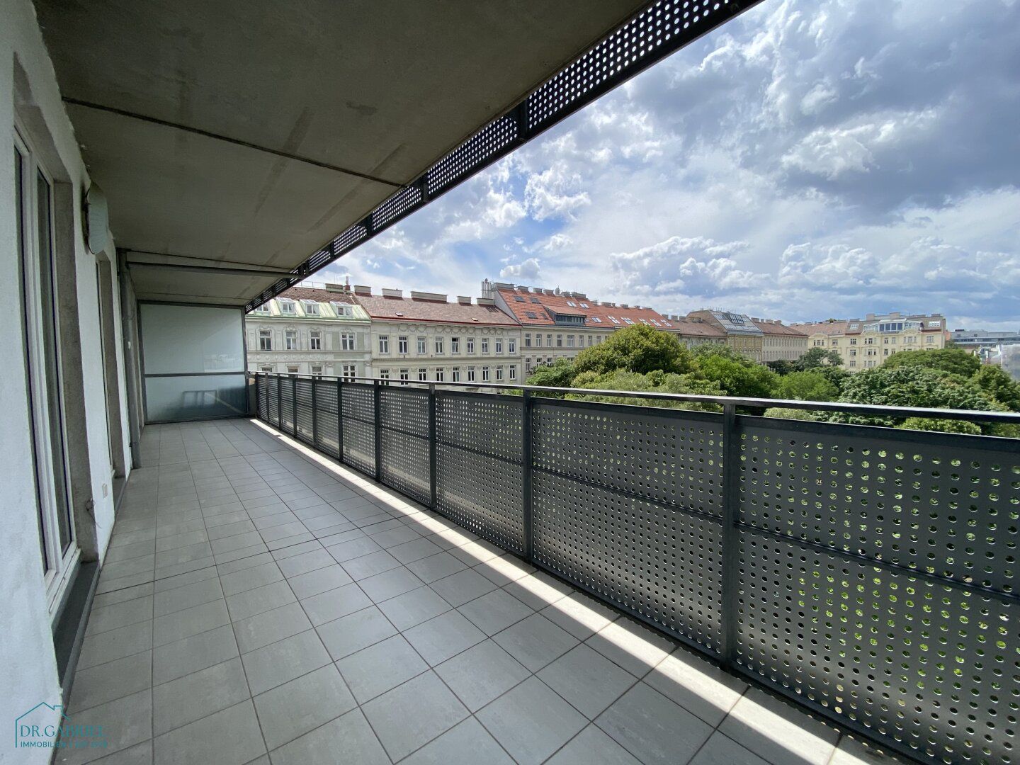 MIETWOHNUNG MIT GROSSEM BALKON - NÄHE RUDOLFSTIFTUNG