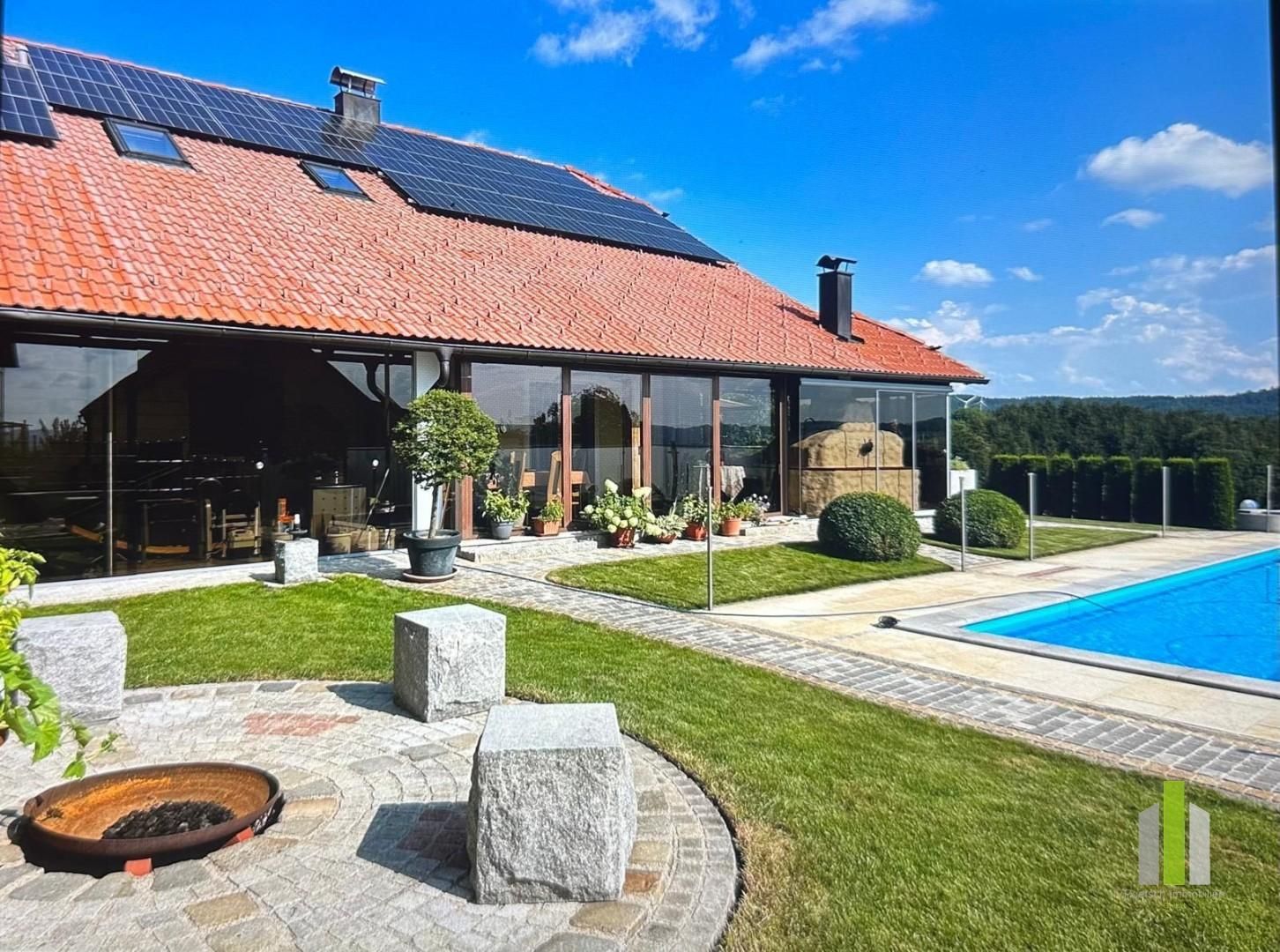 Casa, 290 m², terreno 1016 m²