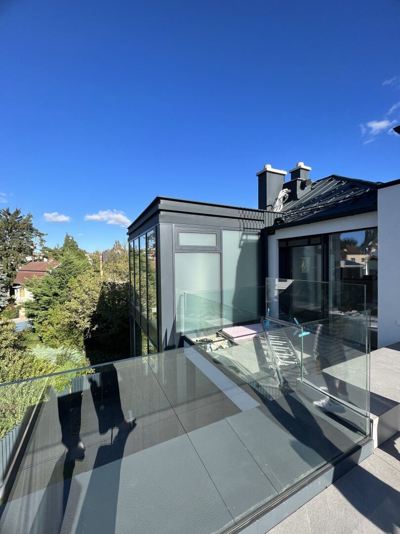 Erstbezug mit hochwertiger Ausstattung und traumhaftem Grün- und Stadtblick! - Exklusive Terrassenwohnung im 1. DG in 1230 Wien