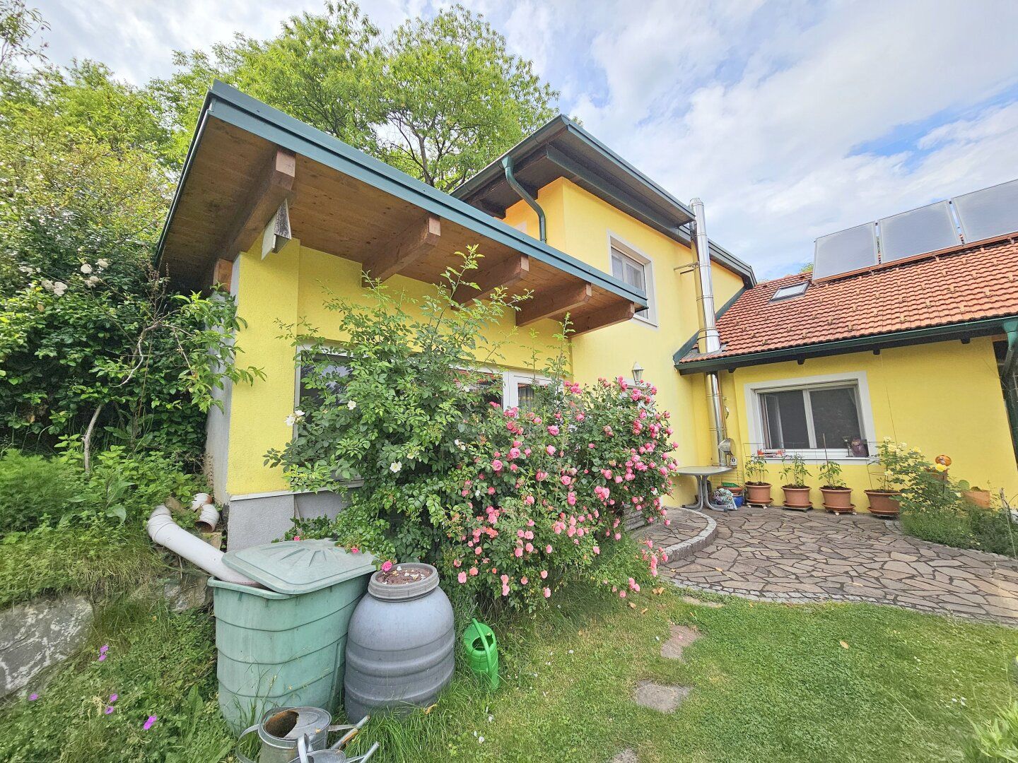Schönes Haus mit zusätzlicher Wohneinheit in idyllischer Ruhelage sucht neue Besitzer!