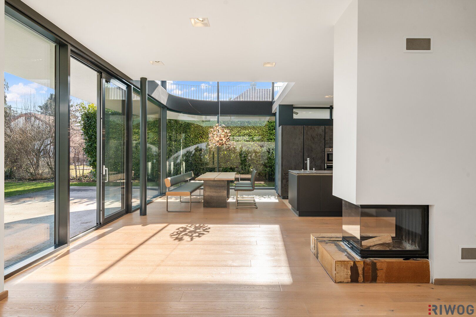 Moderne Architektenvilla | Ca. 20 min in den 1. Bezirk | Virtual Tour | 1000m² Eigengrund | Garage direkt im Haus - Bild 4
