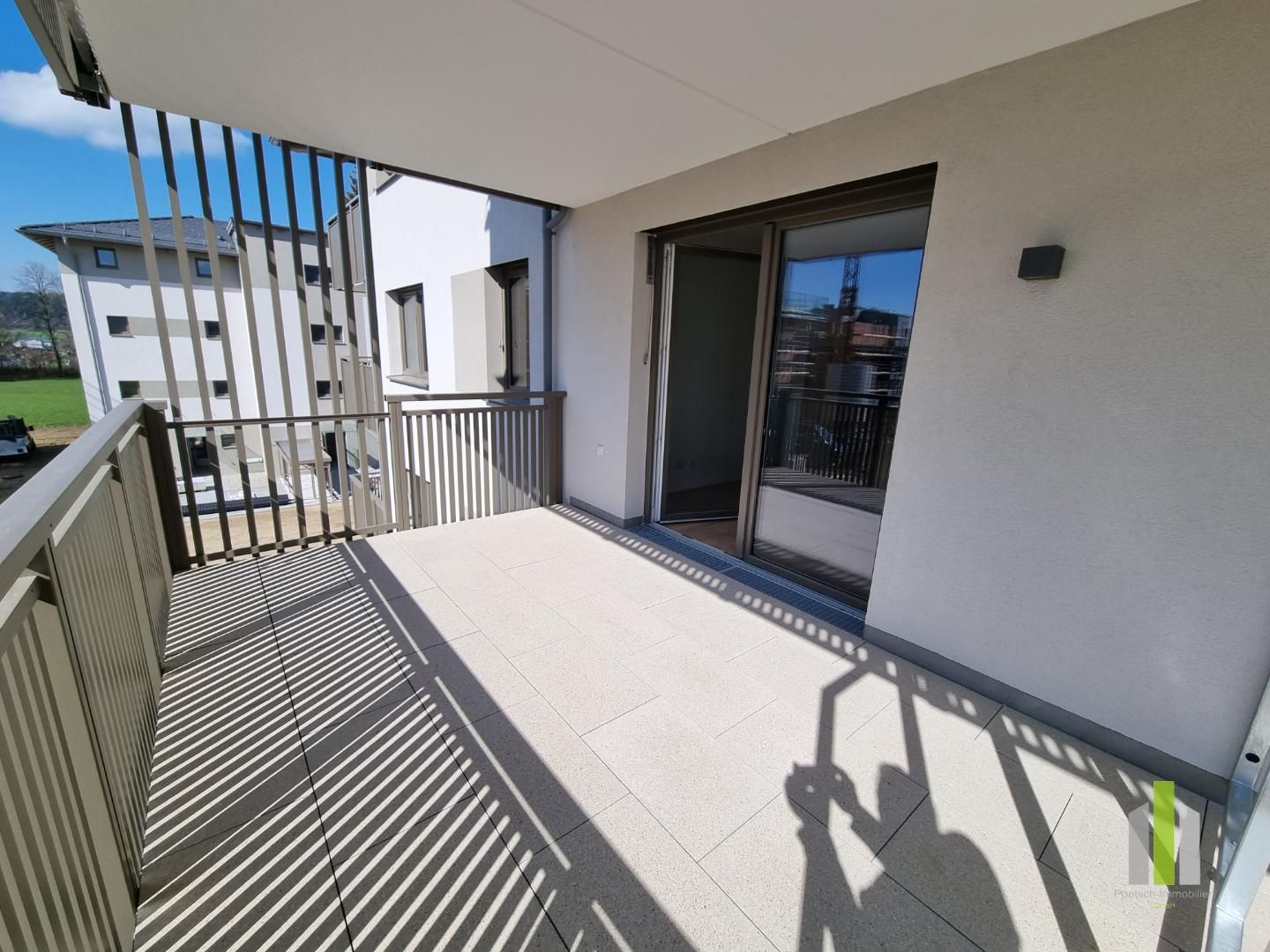 Moderne 2-Zimmer-Wohnung mit großem Balkon und TG-Stellplatz