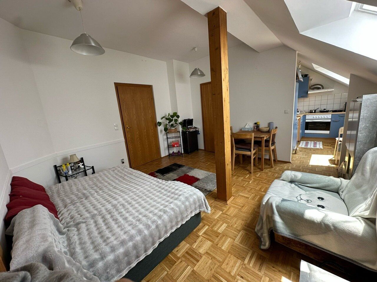 Zentral gelegene 2-Zimmer-Dachgeschoßwohnung mit besonderem Flair