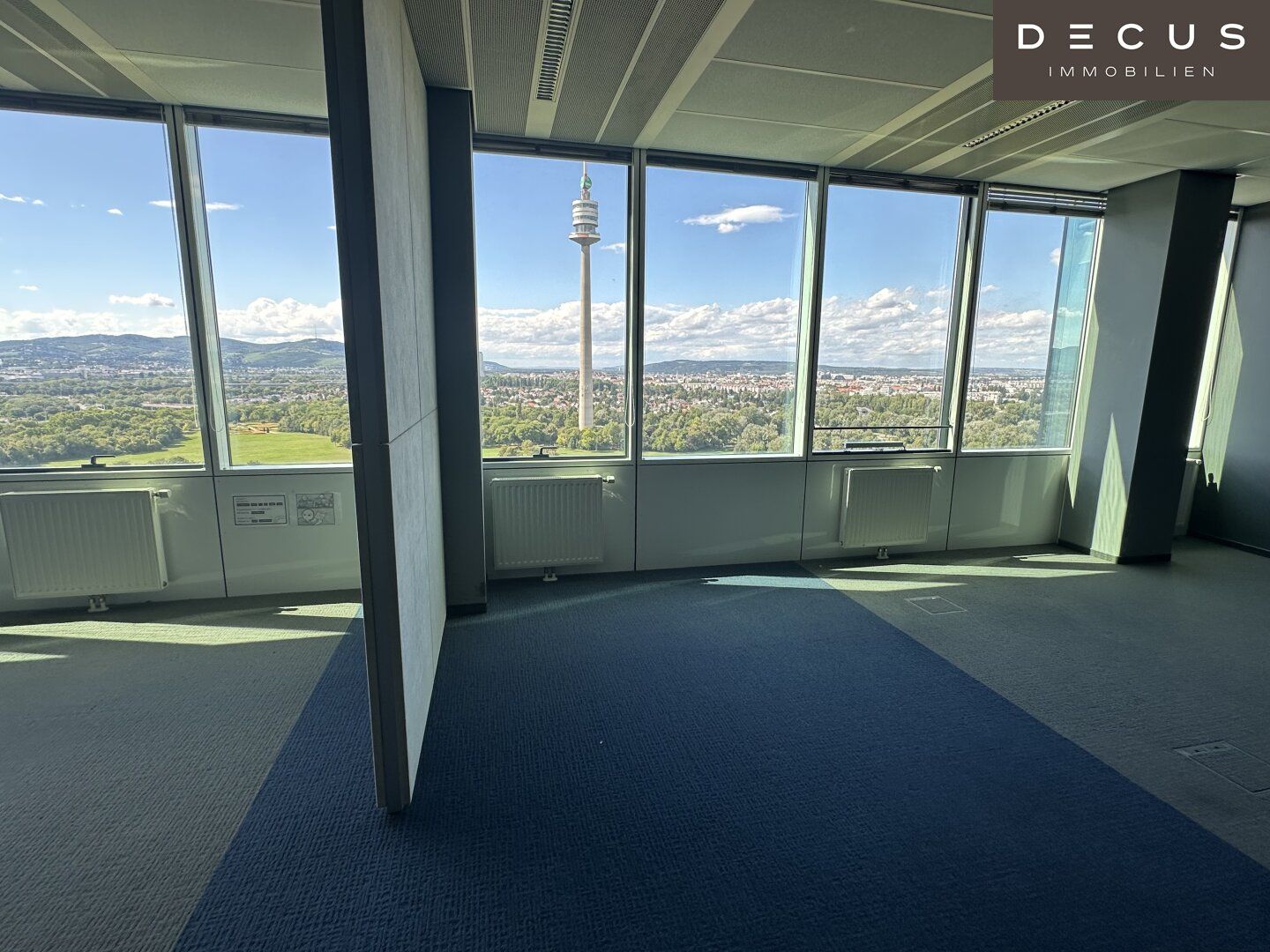| BÜROS MIT AUSBLICK | IM SATURN TOWER - Mehr