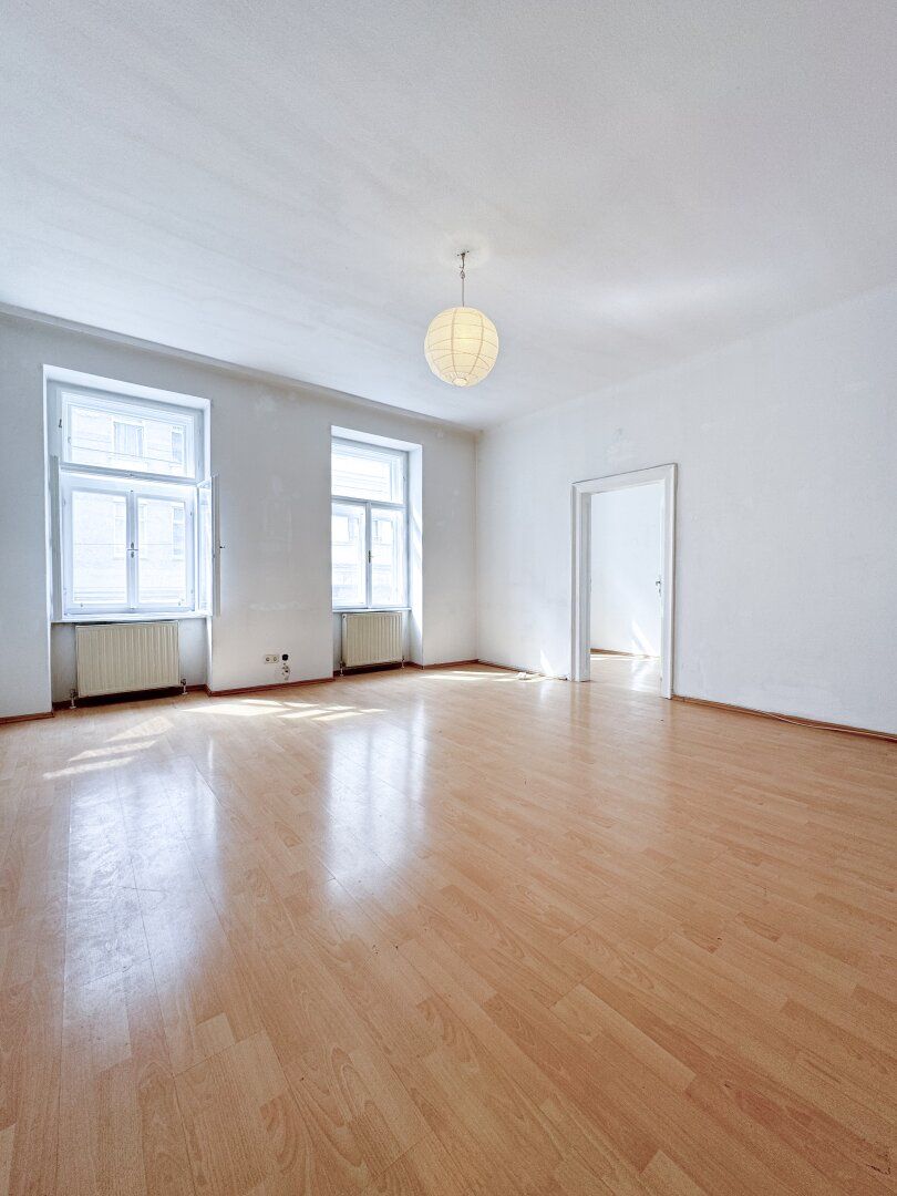 Sanierungsbedürftige 3-Zimmer-Altbauwohnung mit Potenzial in bester Lage der Josefstadt