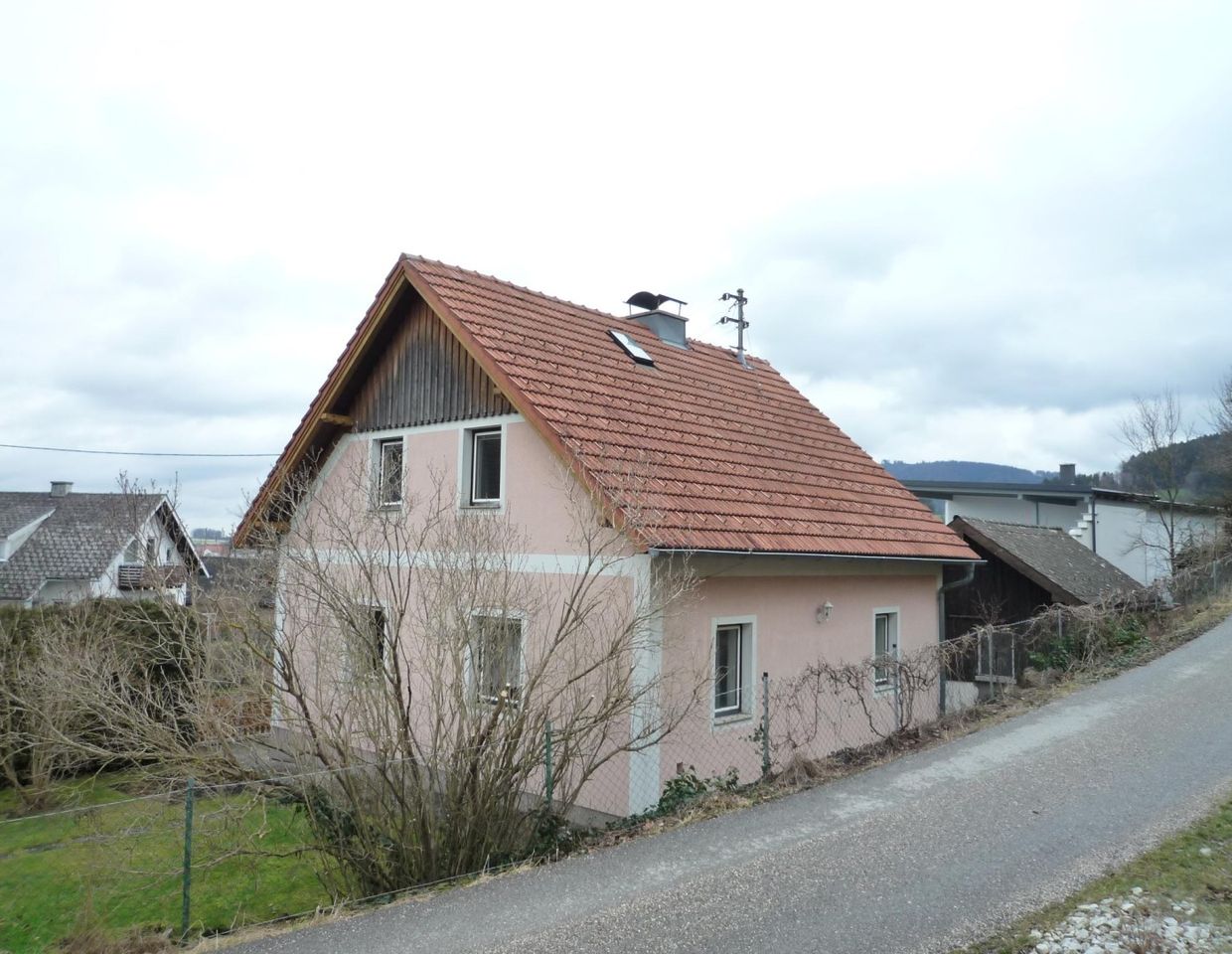 Will Haben zum leistbaren Preis! Bezauberndes kleines Haus im Ortszentrum von Schörfling am Attersee!