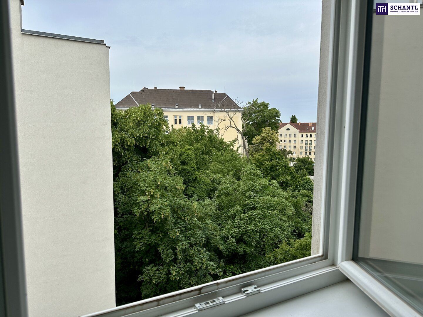 Raum für Visionen: Rohdachboden inklusive Magazin in ruhiger Lage! - Mehr