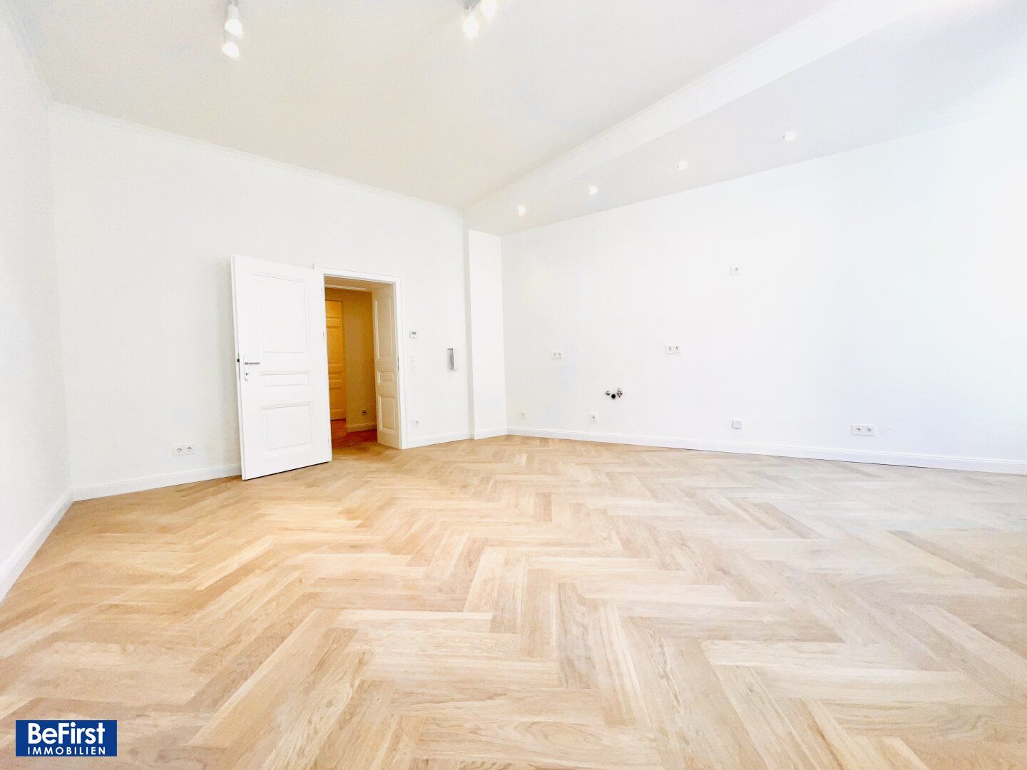 Erstbezug nach hochwertiger Sanierung: lichtdurchflutete 3 Zimmerwohnung