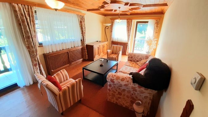 2. Wohnzimmer