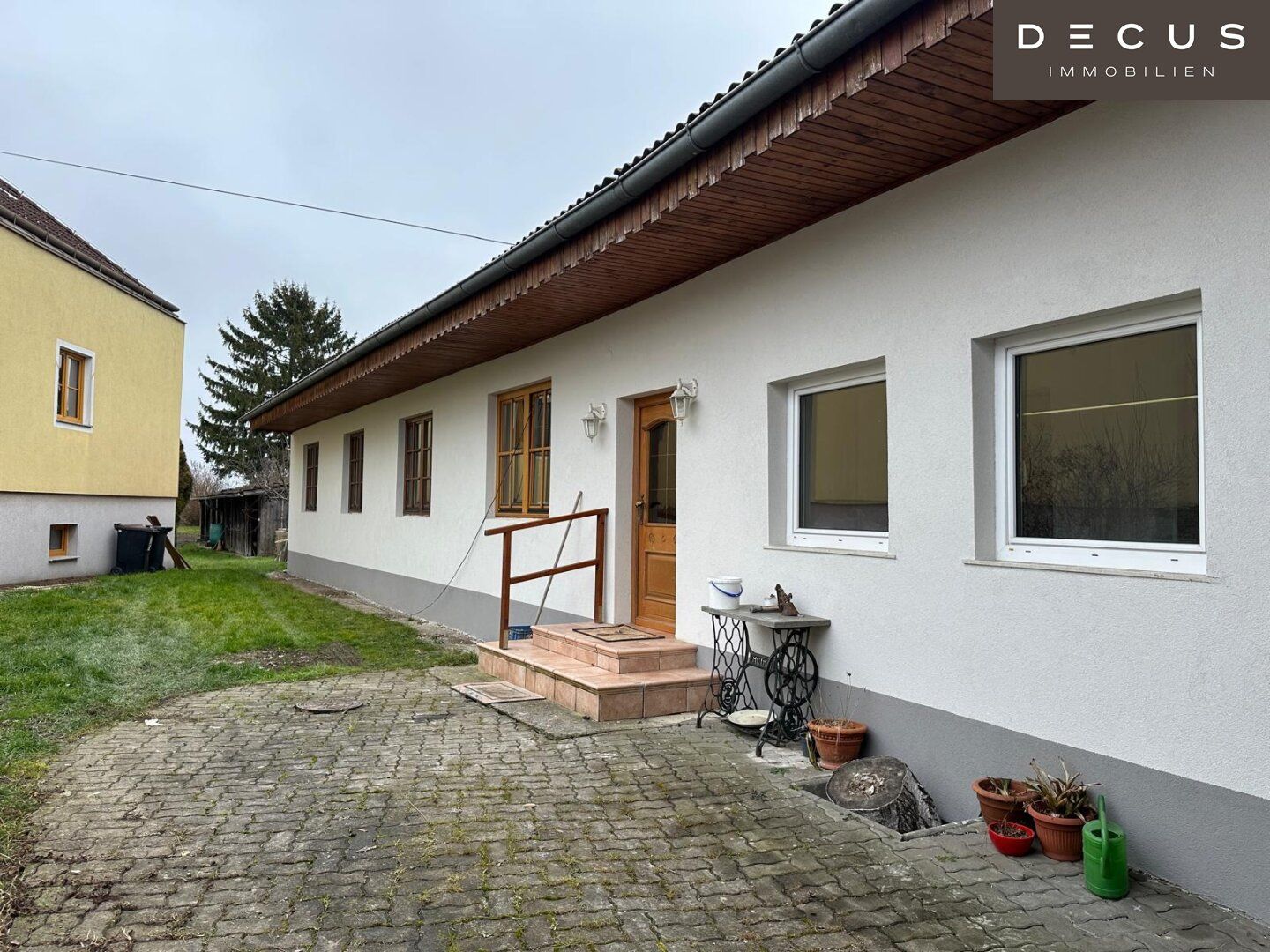 HAUS MIT POTENTIAL - GROSSES GRUNDSTÜCK - RUHIGE LAGE