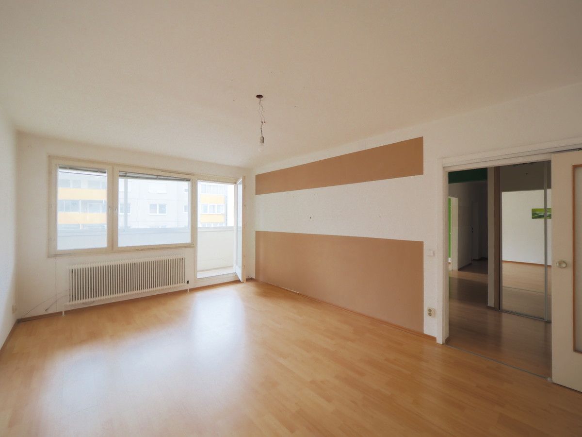 3 Zimmer 85 m² inklusive Loggia mit Hofblick!