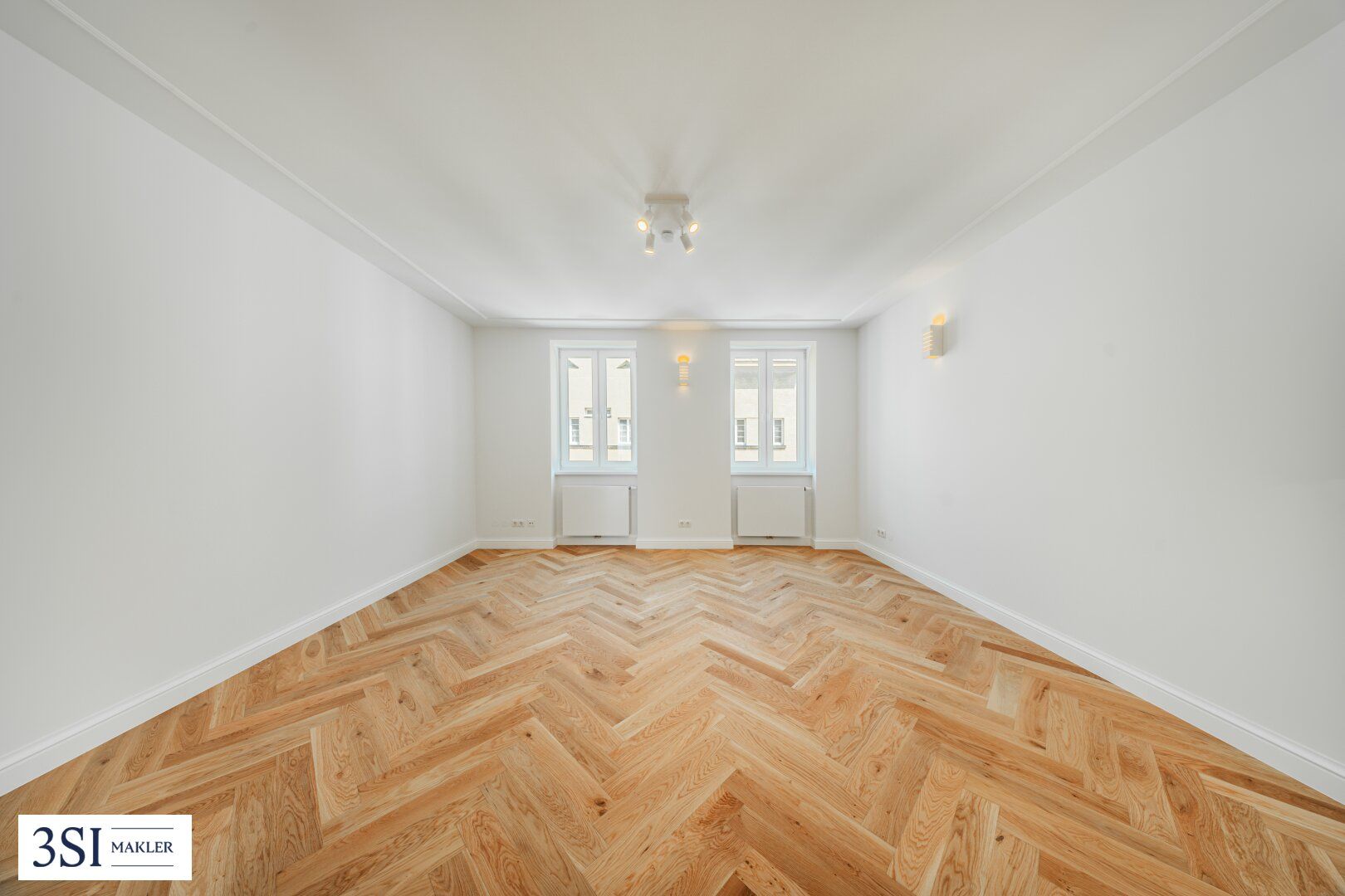 Erstbezug nach Sanierung: Altbau-Charme trifft modernen Wohnkomfort mit Balkon