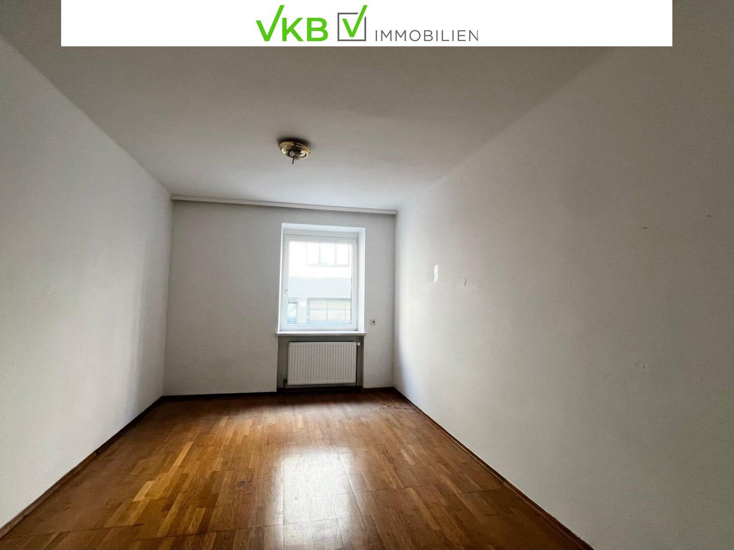 Helle und geräumige 3 - Zimmer Wohnung in guter Lage mit großzügiger Dachterrasse und Lift – pohled 5