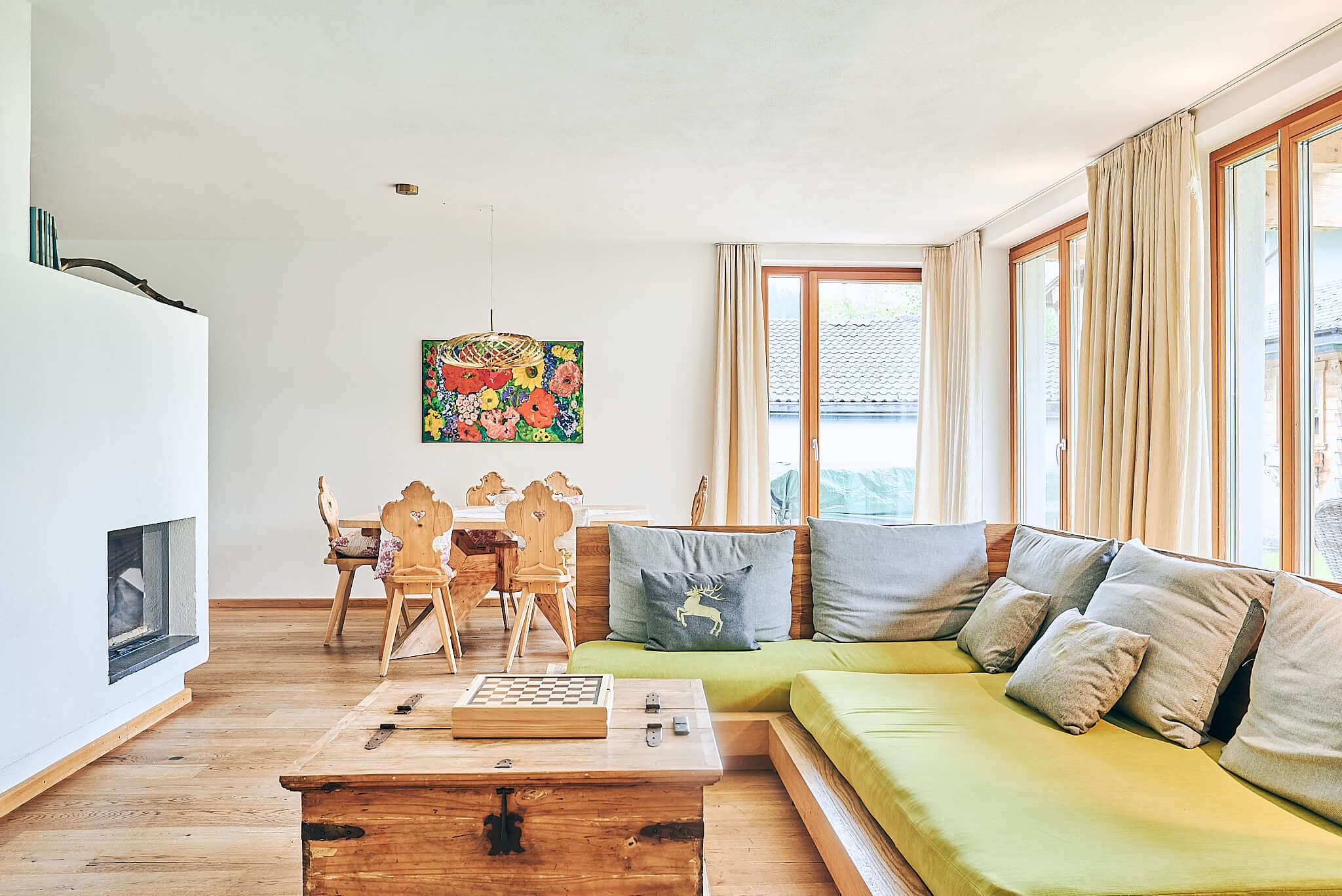 Exklusive Maisonette-Wohnung in Leutasch: 164 m² + Doppelgarage + Garten + Pool