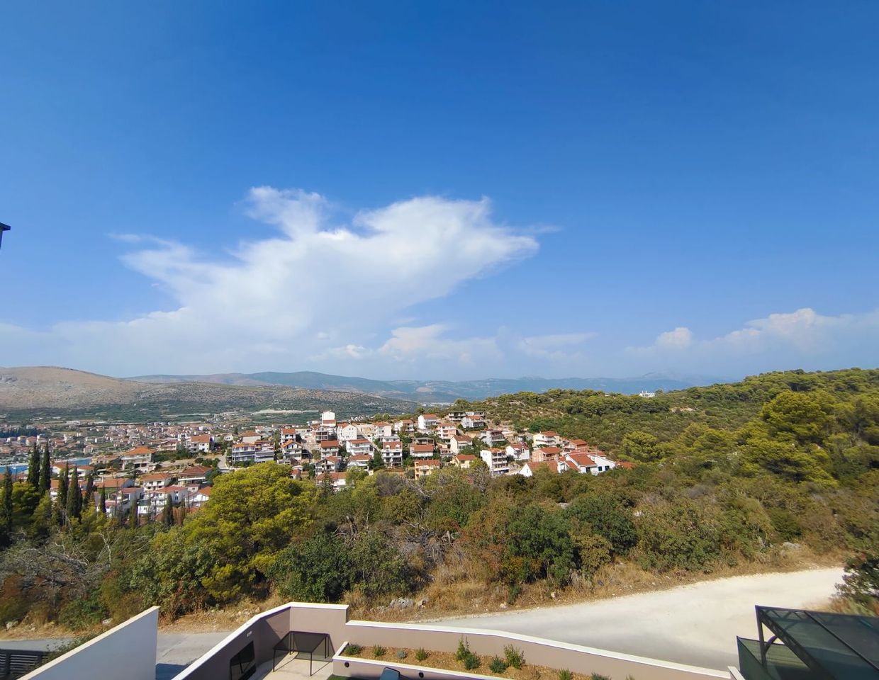 TROGIR | SCHÖNE 4- ZIMMERWOHNUNG |TRAUMHAFTER MEERBLICK |POOL