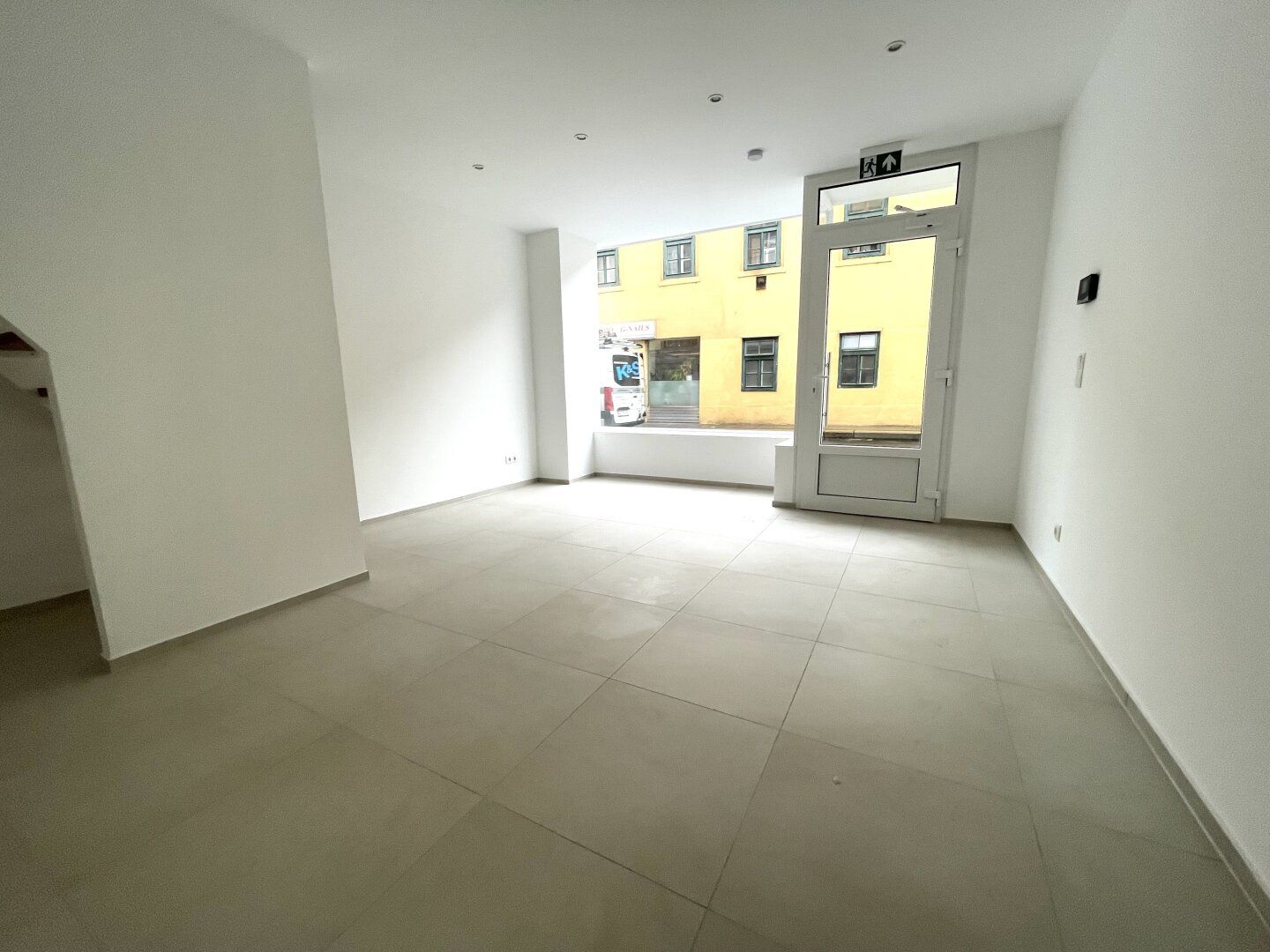 40,34 m²-Geschäftslokal, 2-Etagen, Nähe Schloss Schönbrunn - Ansicht 4