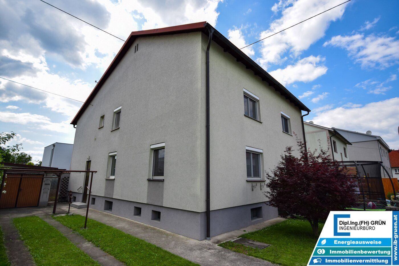 Gepflegte Doppelhaushälfte mit Keller & Garage - Traun, zentrale Lage