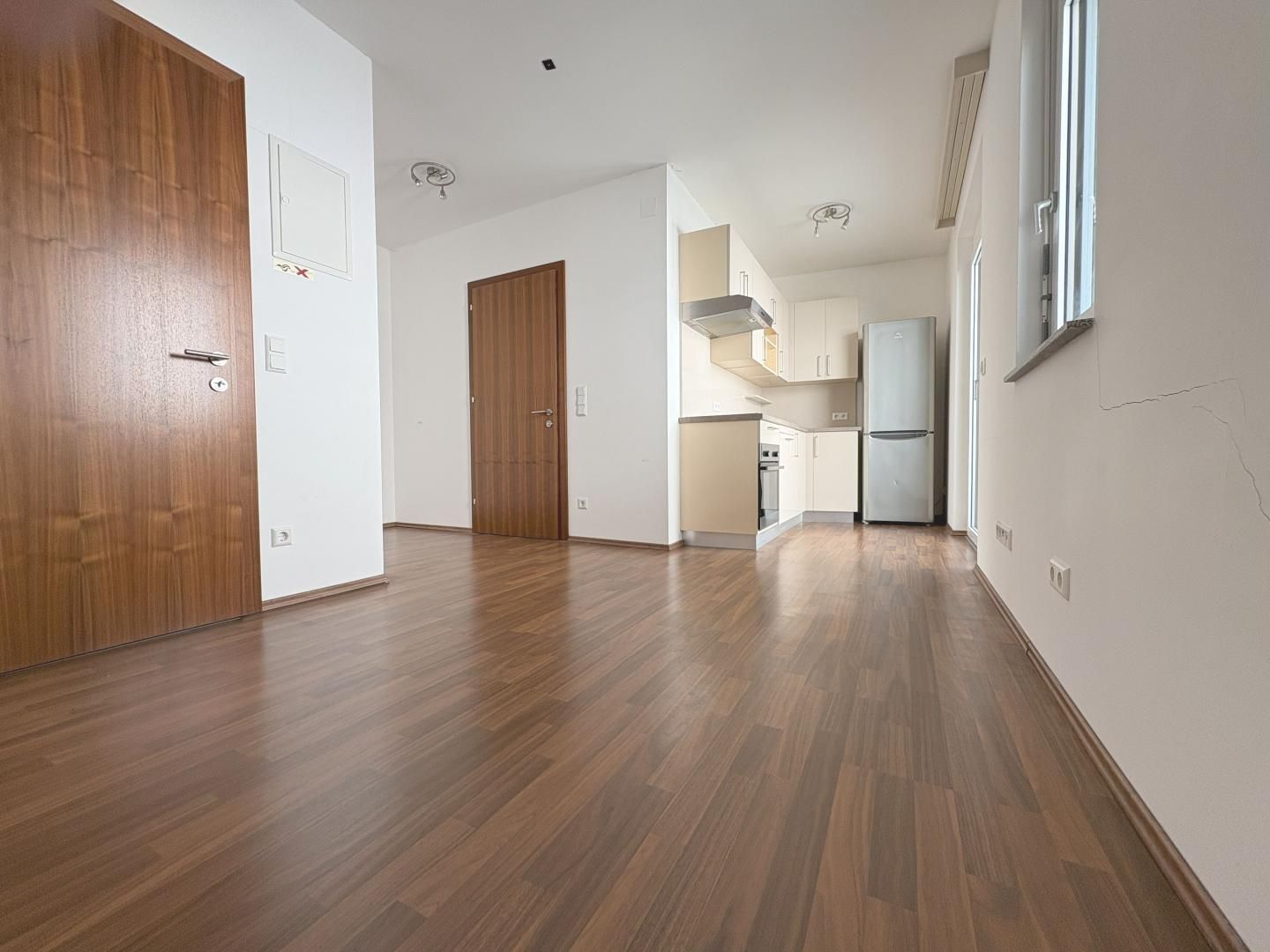 GEMÜTLICHE 1-ZIMMER-WOHNUNG MIT GROßEM BALKON