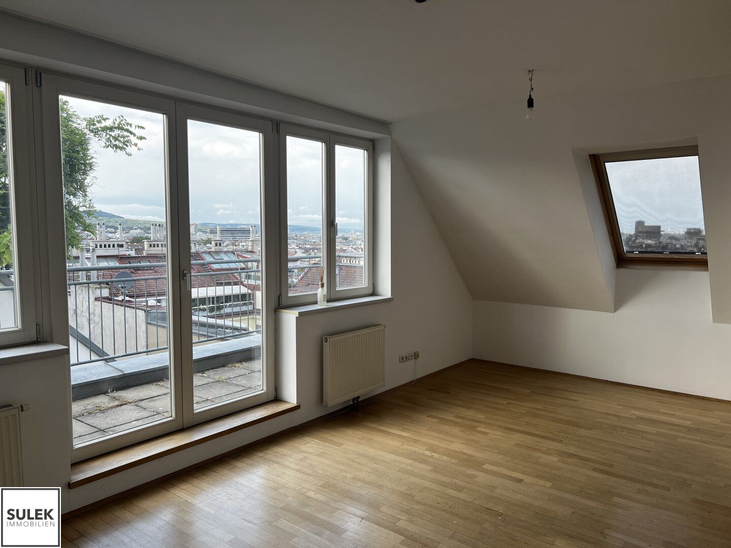 2-Zimmer-Wohnung mit Dachterrasse - ab August zu mieten!