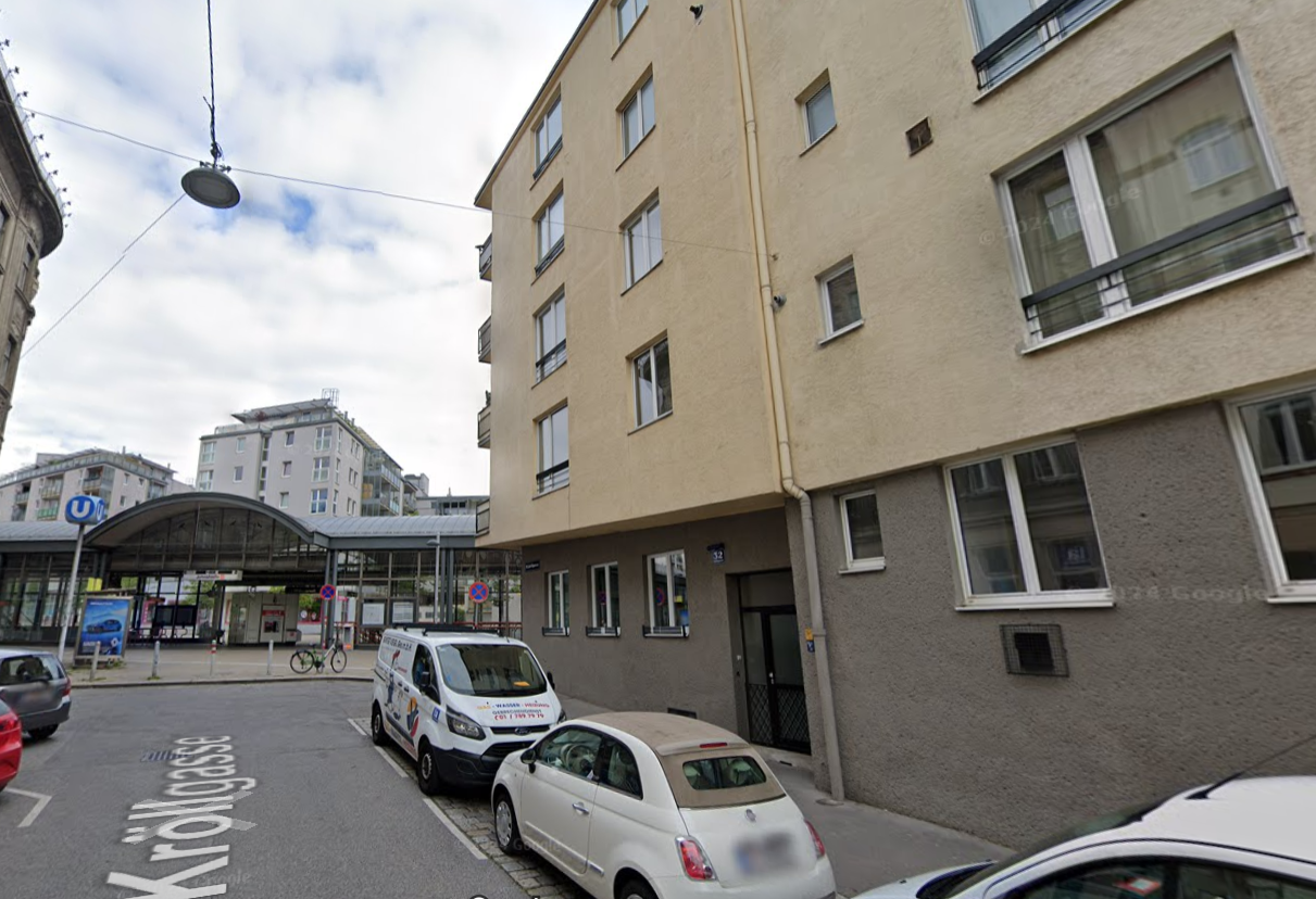 Direkt über der U3 Johnstraße!
