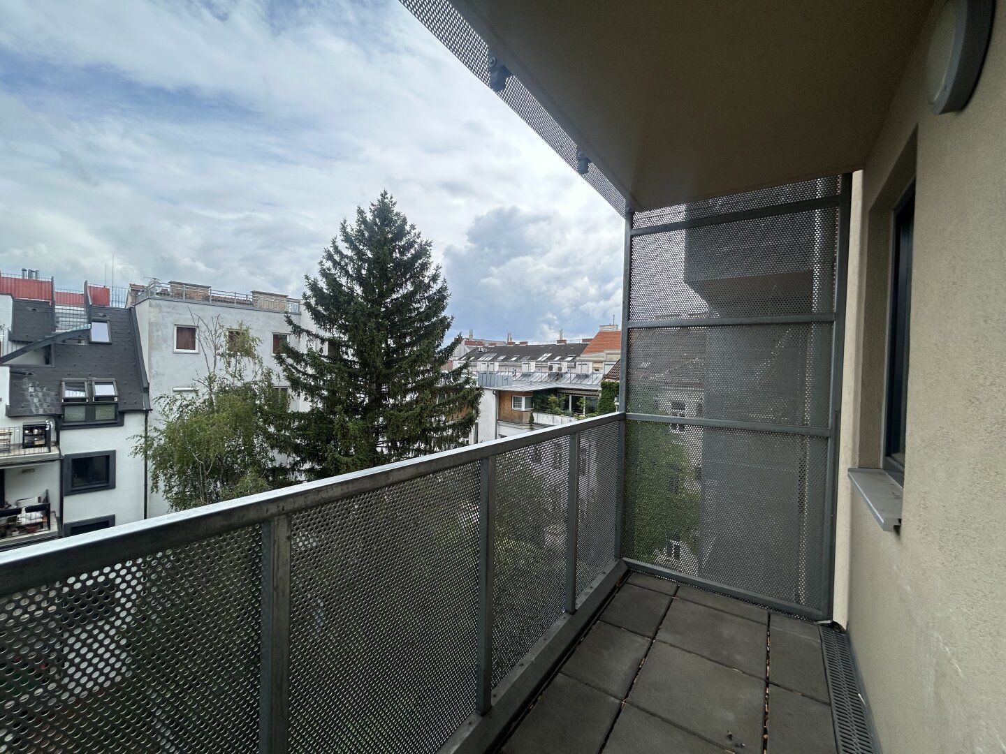 Thaliastraße - 2 Zimmer Neubau mit Balkon im 4. Liftstock