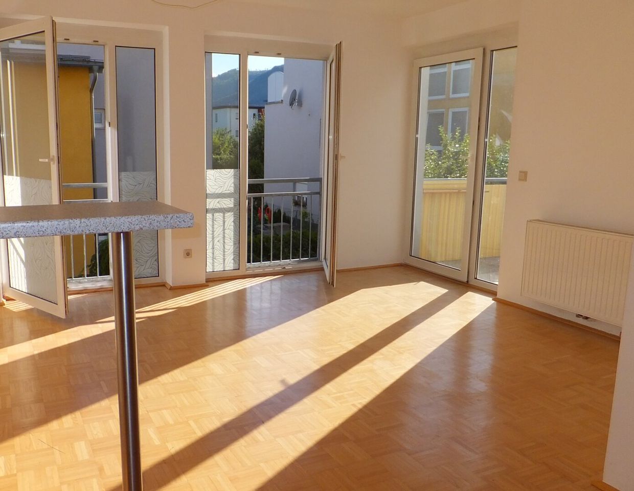 Vermietete Wohnung- geräumig und gut aufgeteilt - schöner Balkon