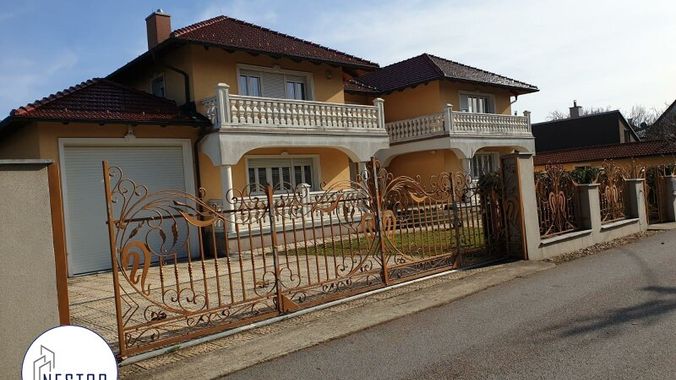 Villa - NESTOR Immobilien