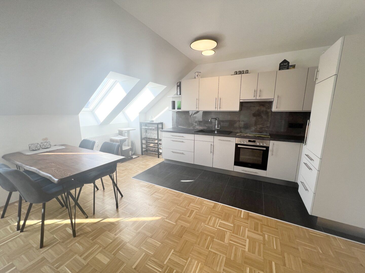 Leibnitz! Moderne Dachgeschoßwohnung mit Stellplatz - Perfektes Zuhause zum Wohlfühlen für nur 139.500 €!