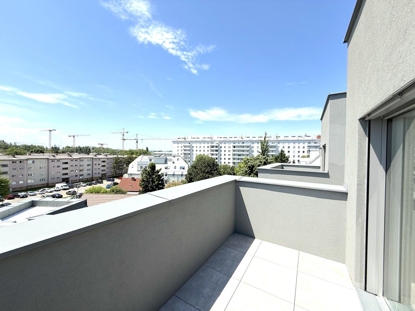 EHK 100 | Dachgeschoss Erstbezug mit tollem Fernblick und südseitiger Terrasse