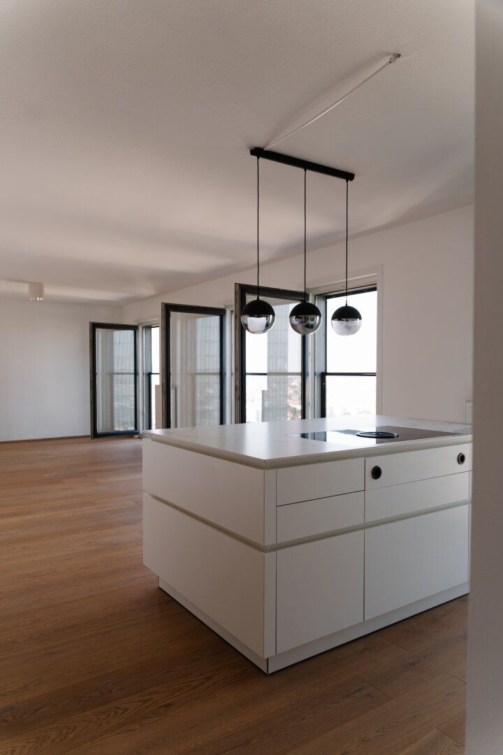 !!!HIGH-RISE WIENERBERG!!! LOFTARTIGE WOHNUNG IM 33. STOCK MIT BLICK ÜBER GANZ WIEN UM 6.650 EUR PRO M2