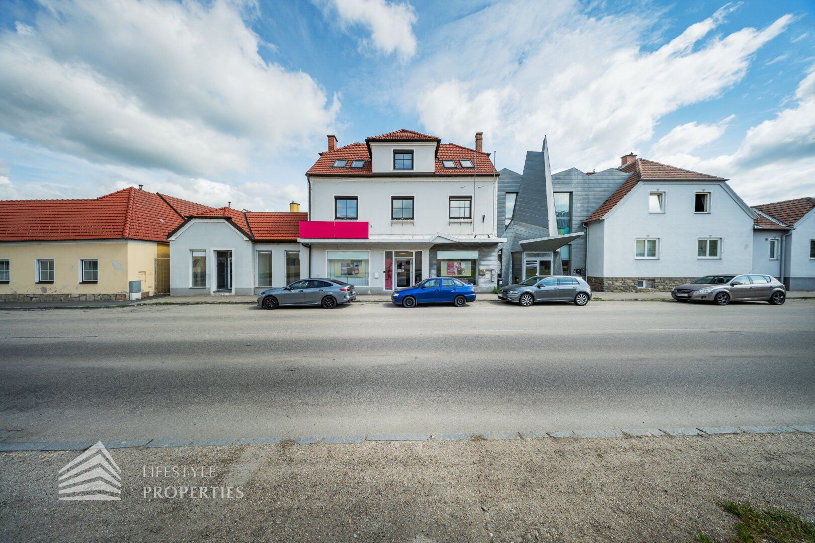 Wohnhaus mit Geschäftsflächen - Zentrale Lage in Horn