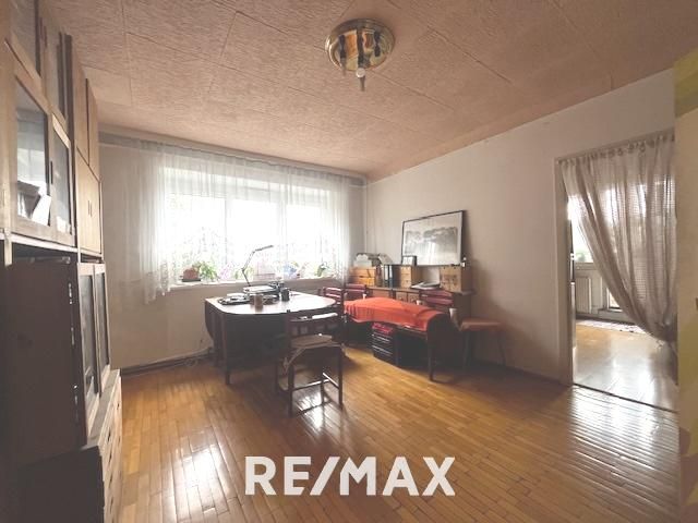 3-Zimmer-Wohnung mit Loggia - Sanierungsobjekt mit Potenzial / ONLINE-TERMIN -BUCHEN /https://www.remax.at/1662-3048