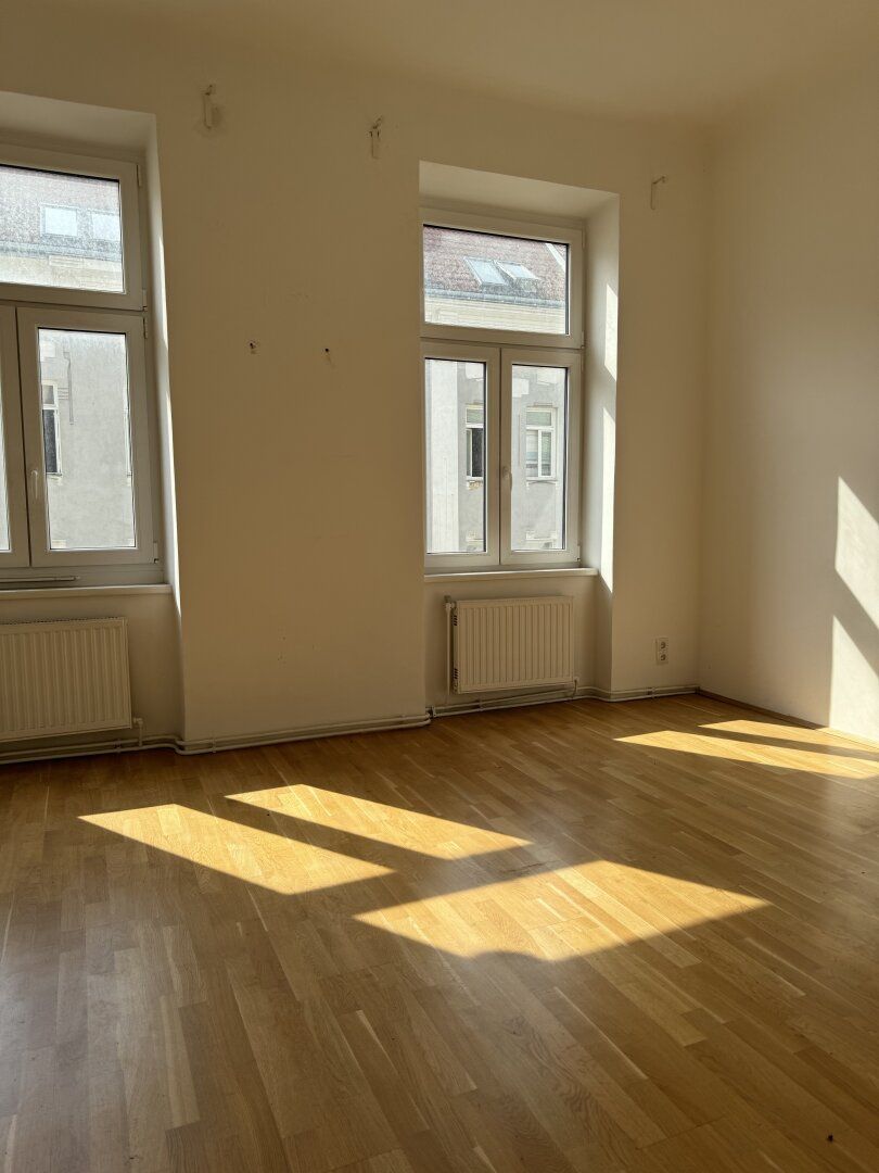 Großzügige 3-Zimmer-Altbauwohnung mit Aufzug in Toplage der Josefstadt