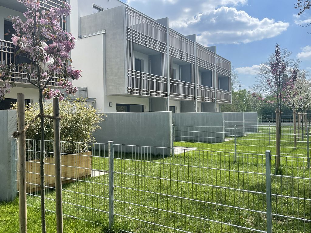 PROVISIONSFREI & BEZUGSFERTIG: Reihenhaus mit Eigengarten, 4 Schlafzimmern & 90 m² Außenflächen!