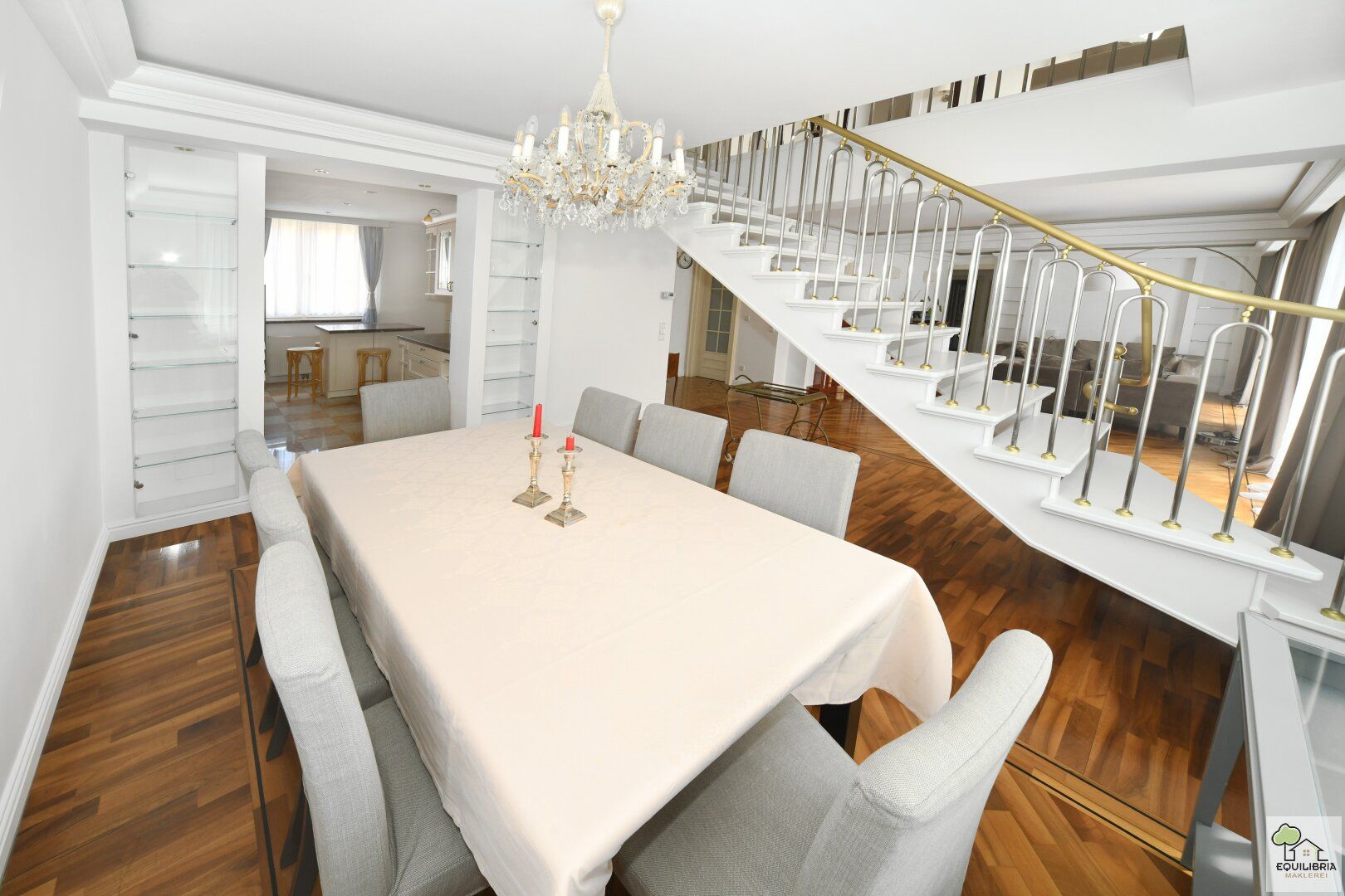 Stilvolle Maisonette in 1190 Wien: 228m² Luxus mit Sauna,Terrasse und Garage!