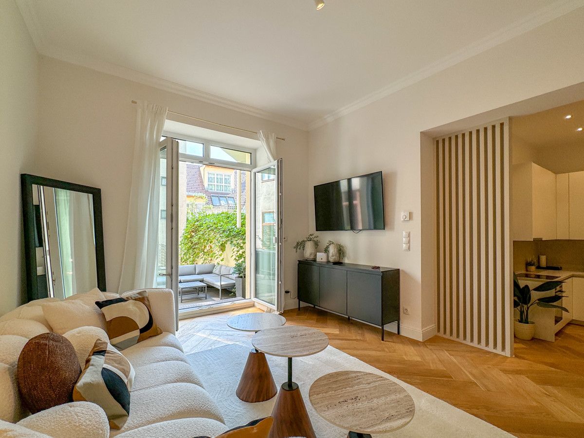 Charmant renovierte Altbauwohnung mit Terrasse und Garten in bester Lage