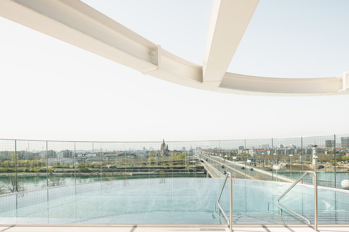 NEU! WOW! 39. Stock! Nur jetzt! Your New Home (Pool, Fitness and Wellness included)