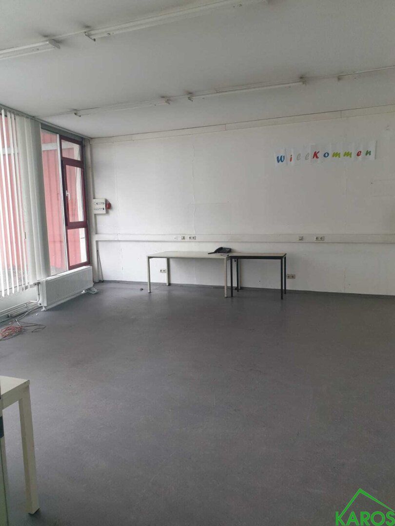 Große Lagerflächen 1.258 m² in Hetzendorf mit 14 Stellplätzen - jetzt mieten! - Ansicht 4