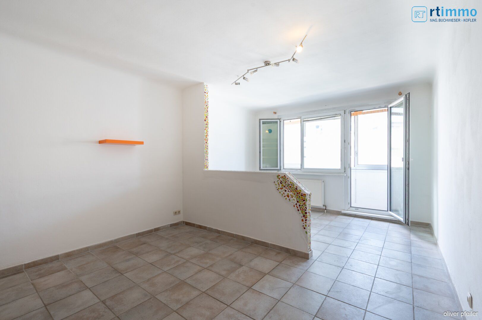 STARTERWOHNUNG mit VERGLASTER LOGGIA beim OLYMPIAPARK