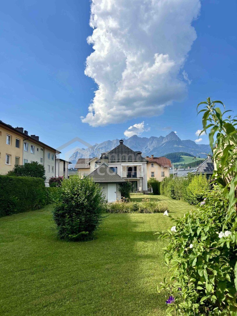 Kuća, 240 m², plac 1000 m²