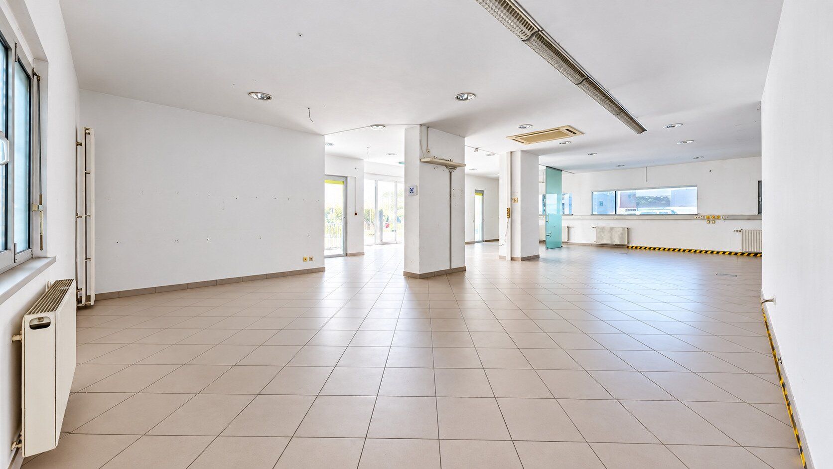Gewerbeeigentum in Waidmannsdorf: 236 m² plus 95 m² Keller